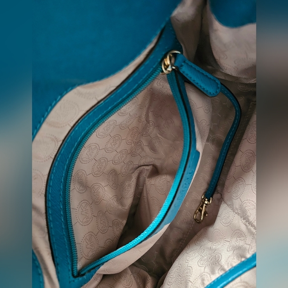 Mk bag with matching wallet - Picture 3 of 14